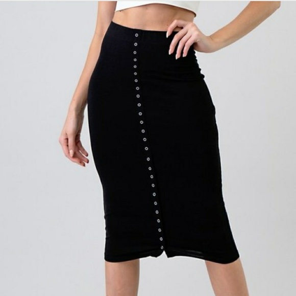 HEART & HIPS Snap Tape Black Midi Skirt - Picture 3 of 7